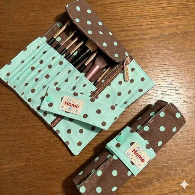Vintage etui met stippenpatroo - Makeup recensie en prijs